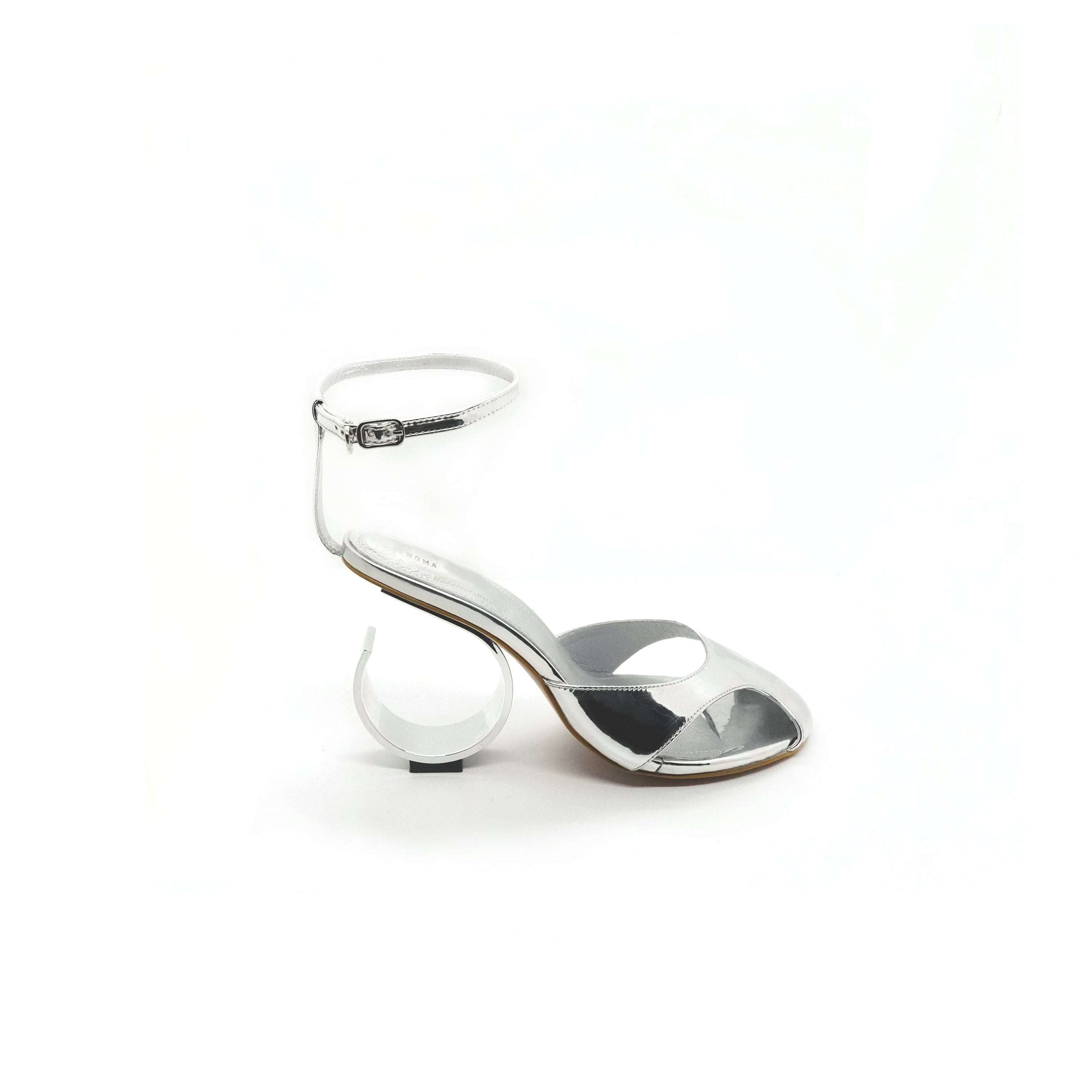 Article.018 Heel